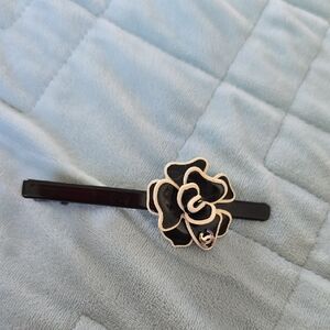 CHANEL Elegant vintage Black and white camellia flower Hair Barrette